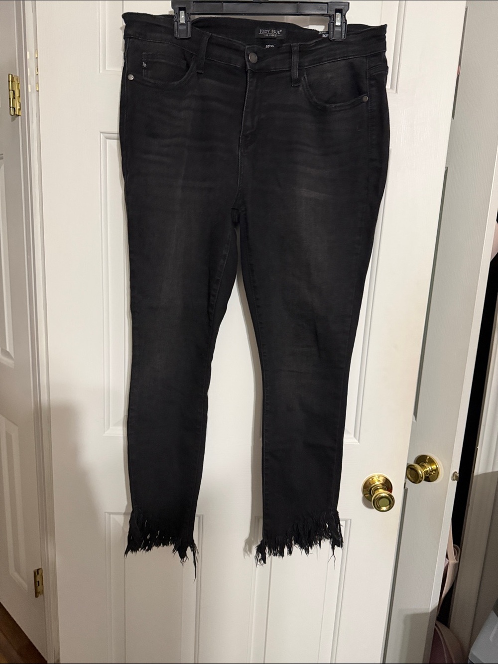 Judy Blue Black Frayed-Hem Ankle Skinny Jeans